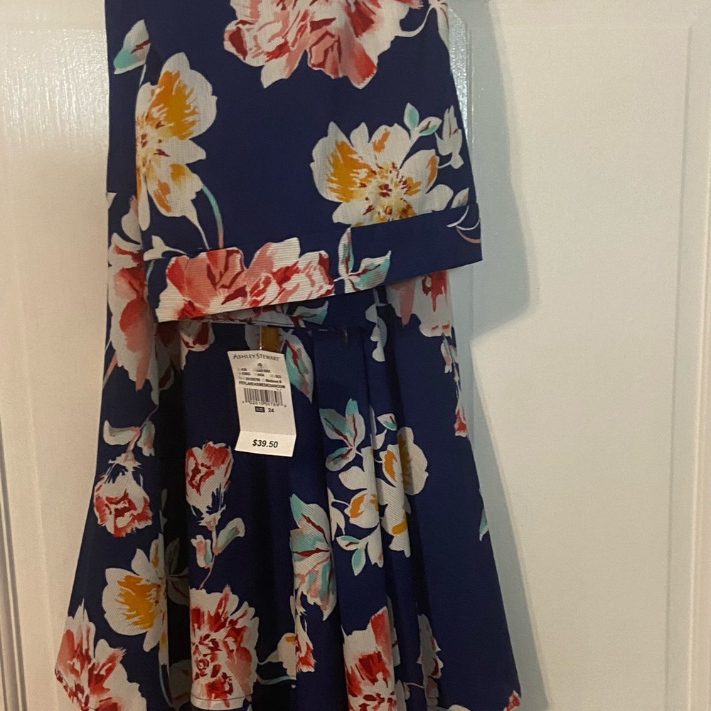 Blue print skirt.
